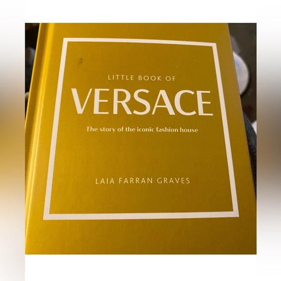 Versace Yellow Fashion Guide - Picture 2 of 4